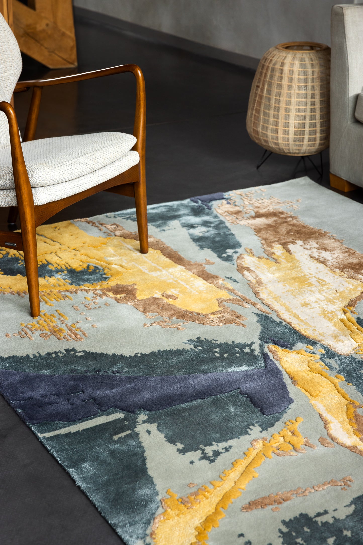 Eclat golden rug