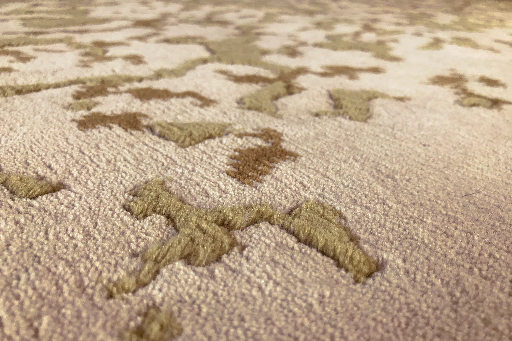 détails tapis noué main multicolore beige marron jaune