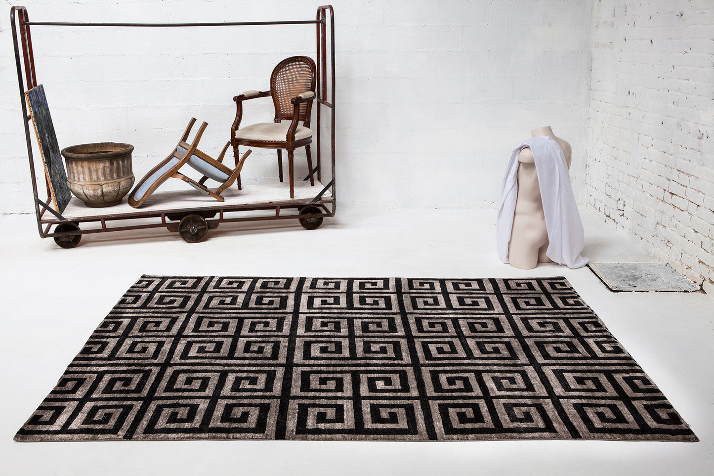 Tapis Labyrinth II noir & or