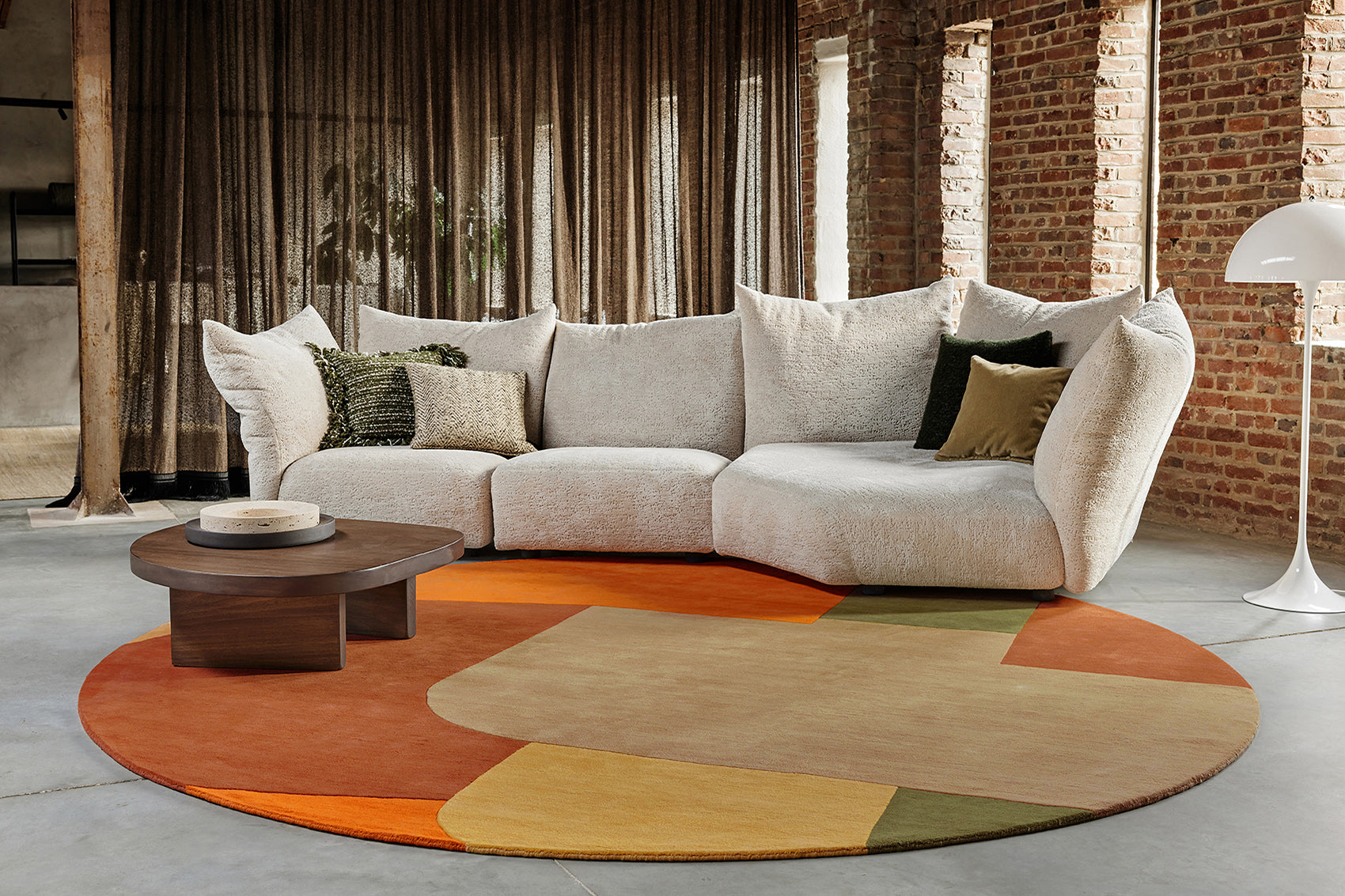 ambiance tapis noué main vert jaune terracotta rouge multicolore