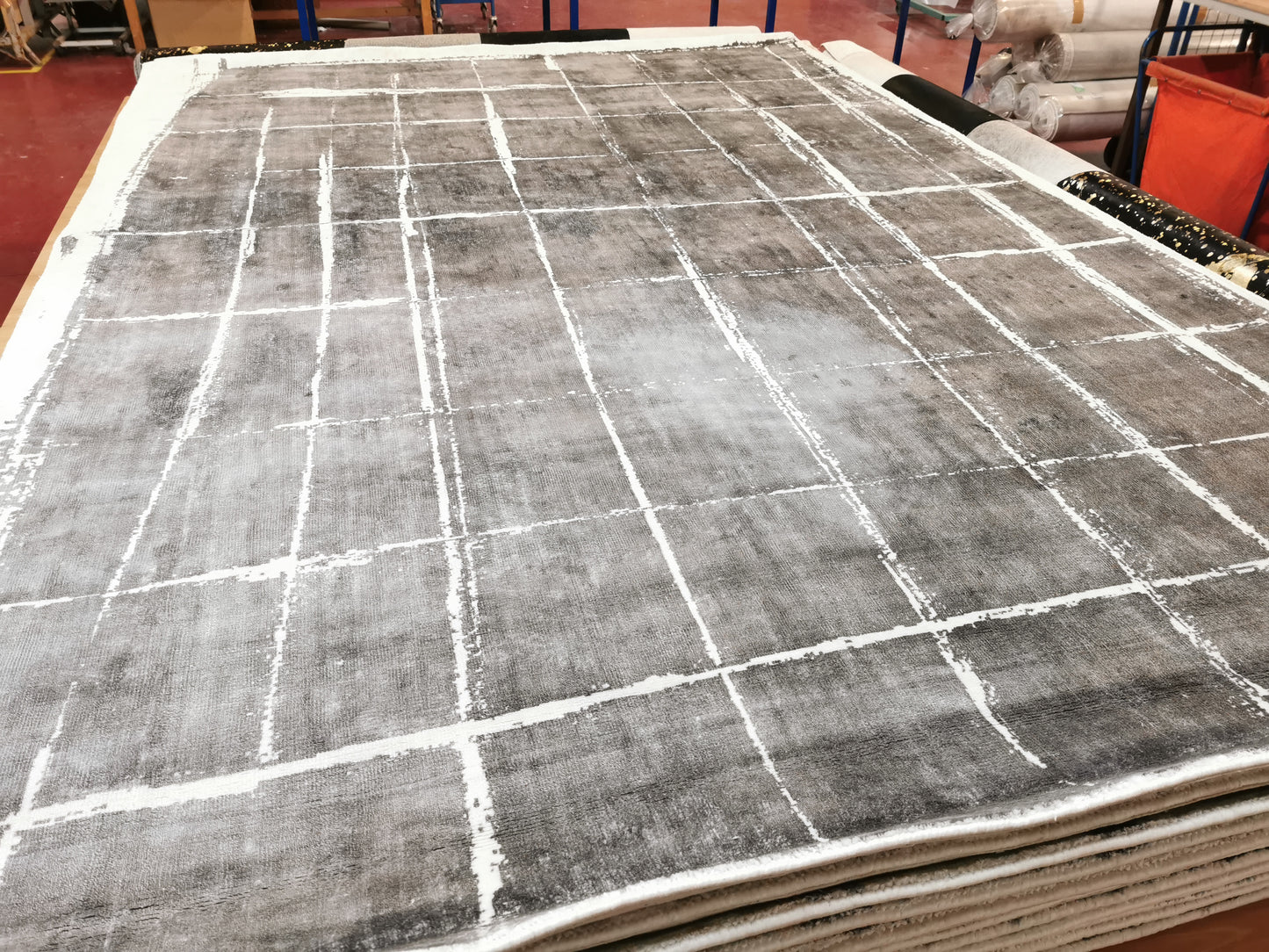 Herman Gris Dense 200X300