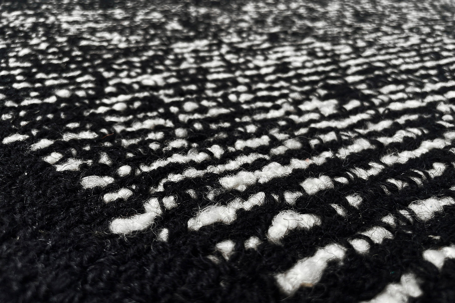 Cocoon II black and white rug