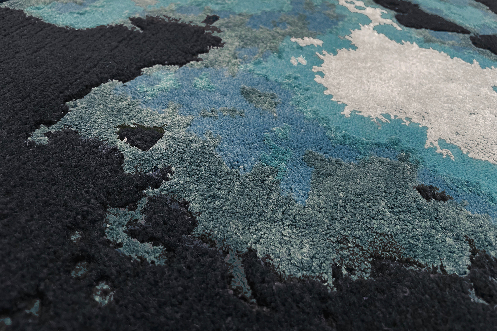 détails tapis noué main bleu gris et noir