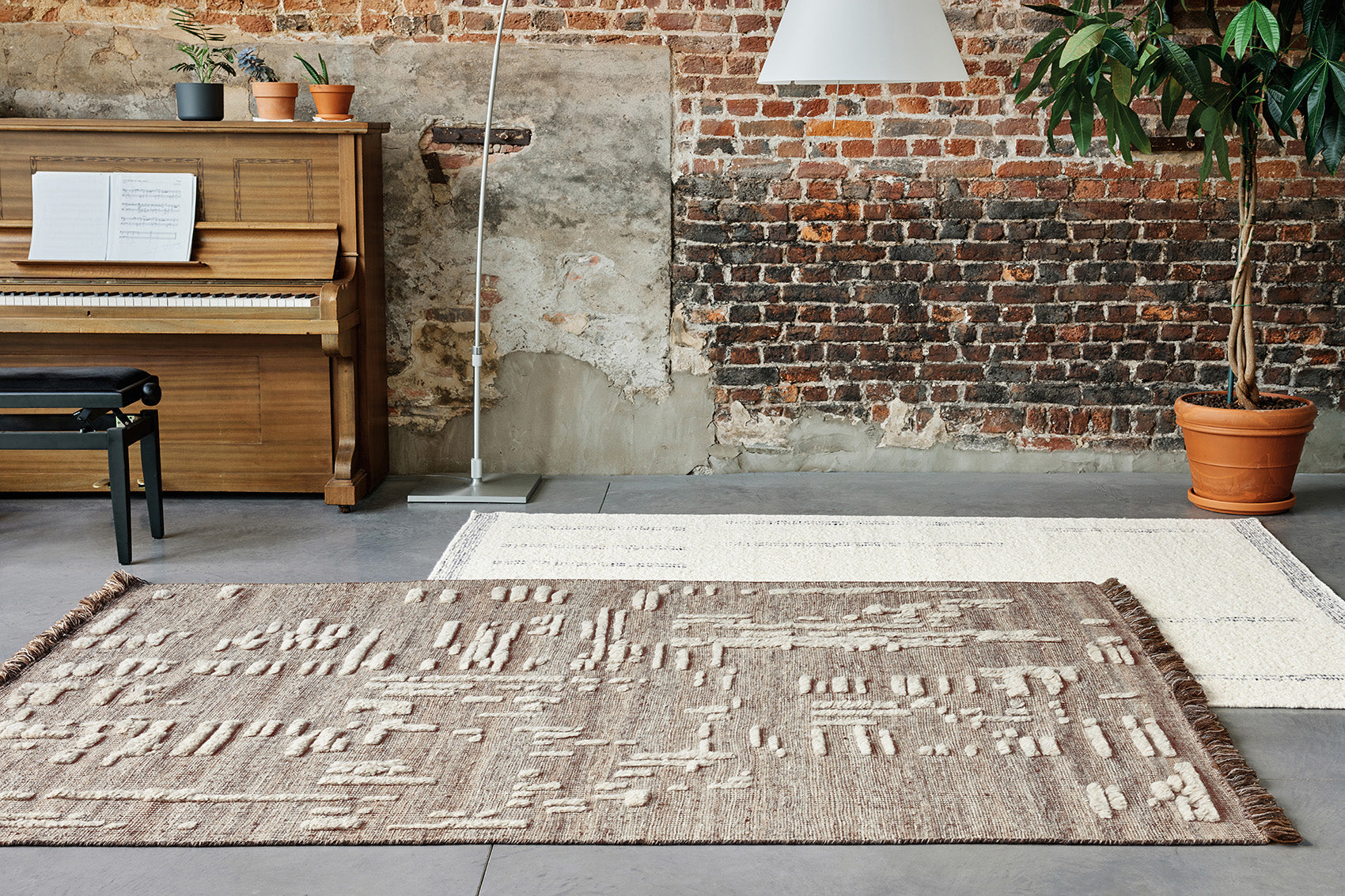 ambiance tapis tissé main beige marron écru