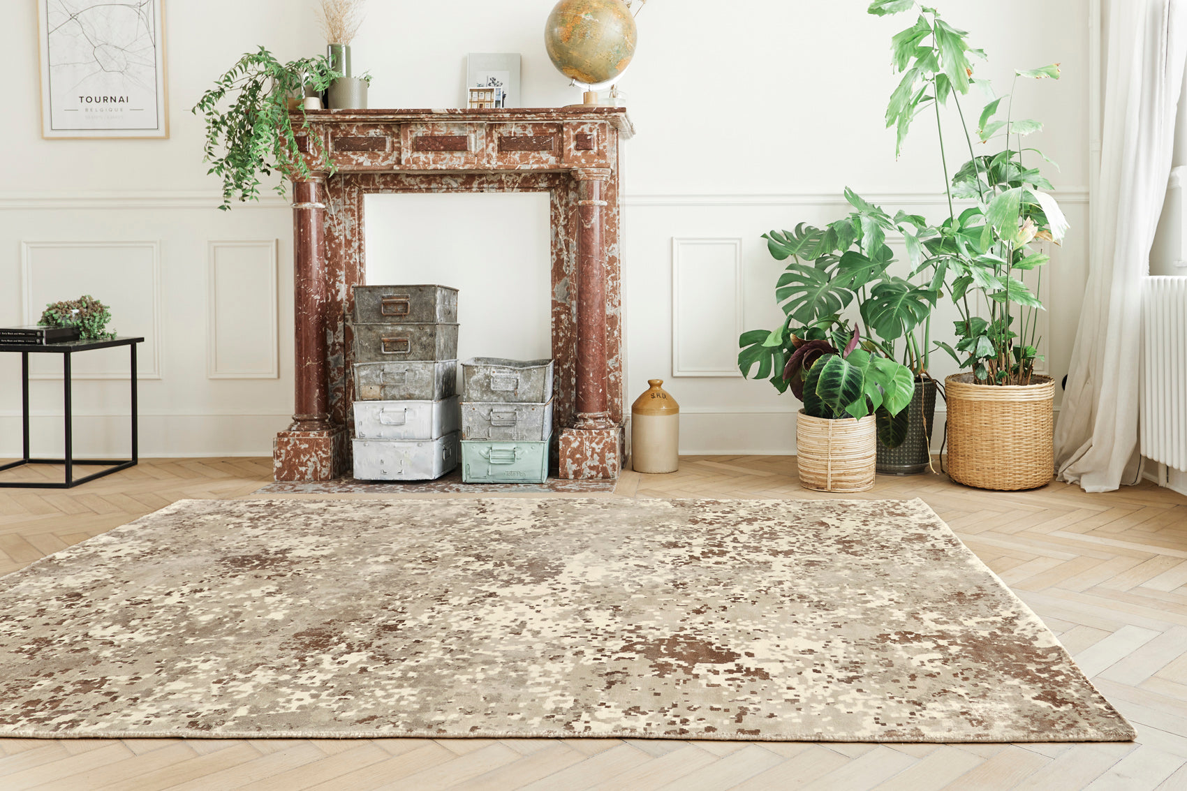 ambiance tapis tissé et imprimé main beige écru marron