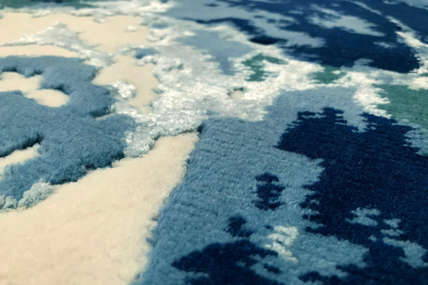 détails tapis noué main bleu écru vert 