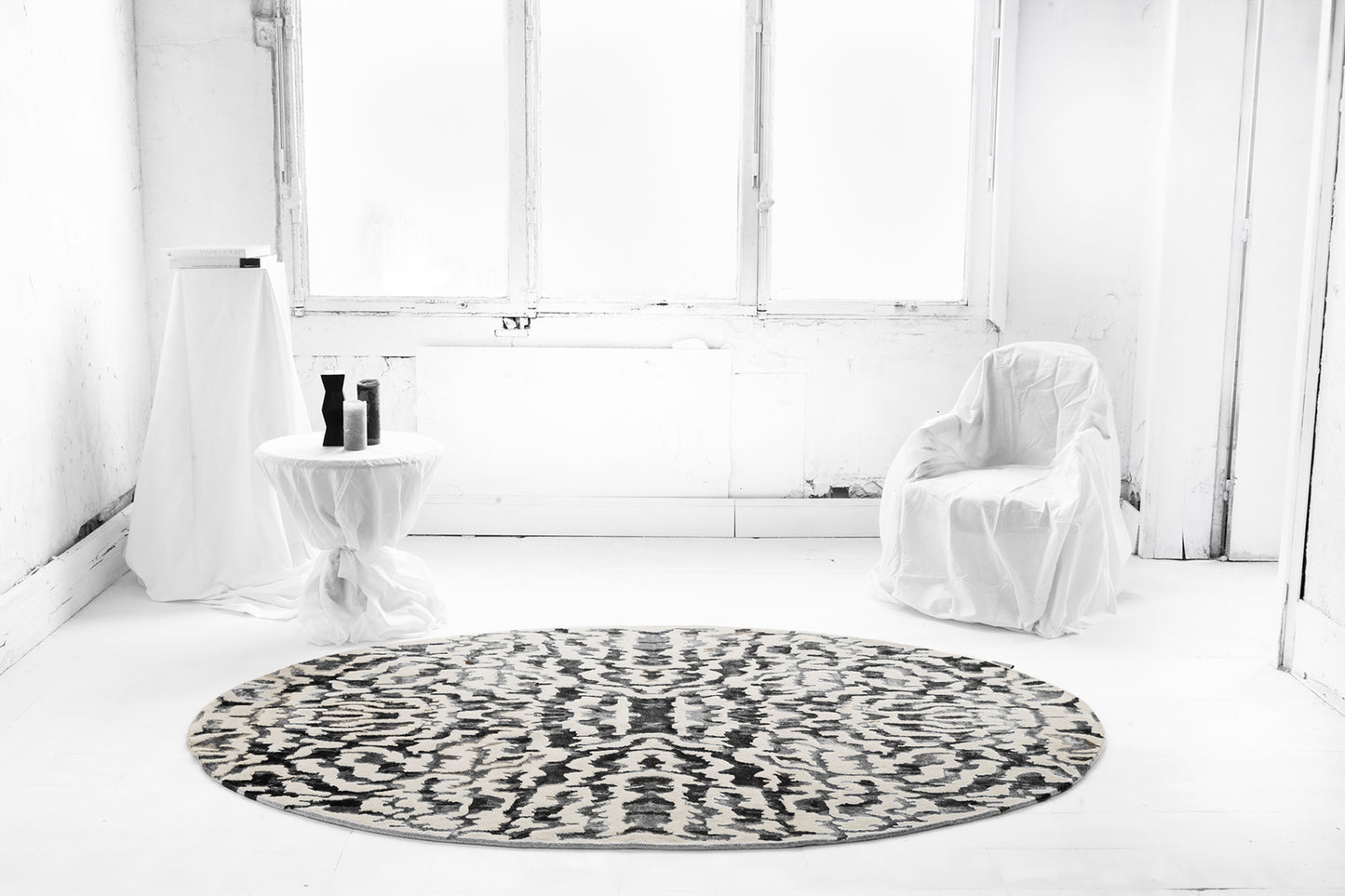 ambiance tapis noué main blanc écru gris noir