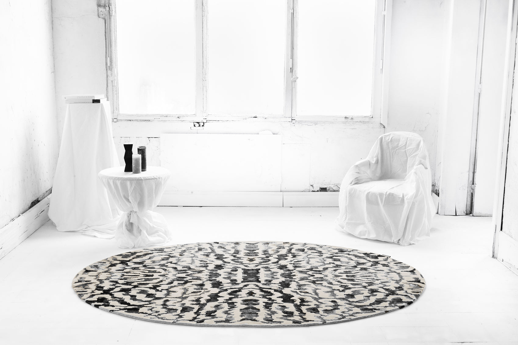 ambiance tapis noué main blanc écru gris noir