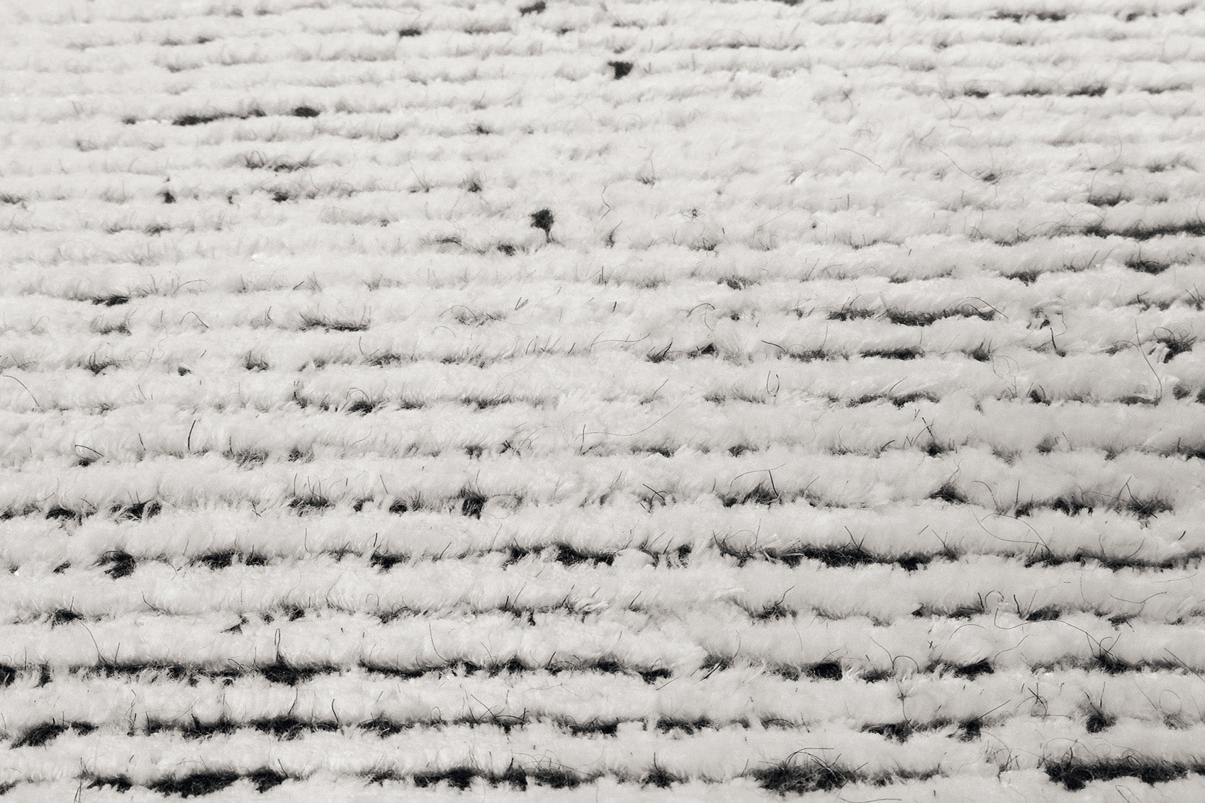 détails tapis tissé main noir blanc