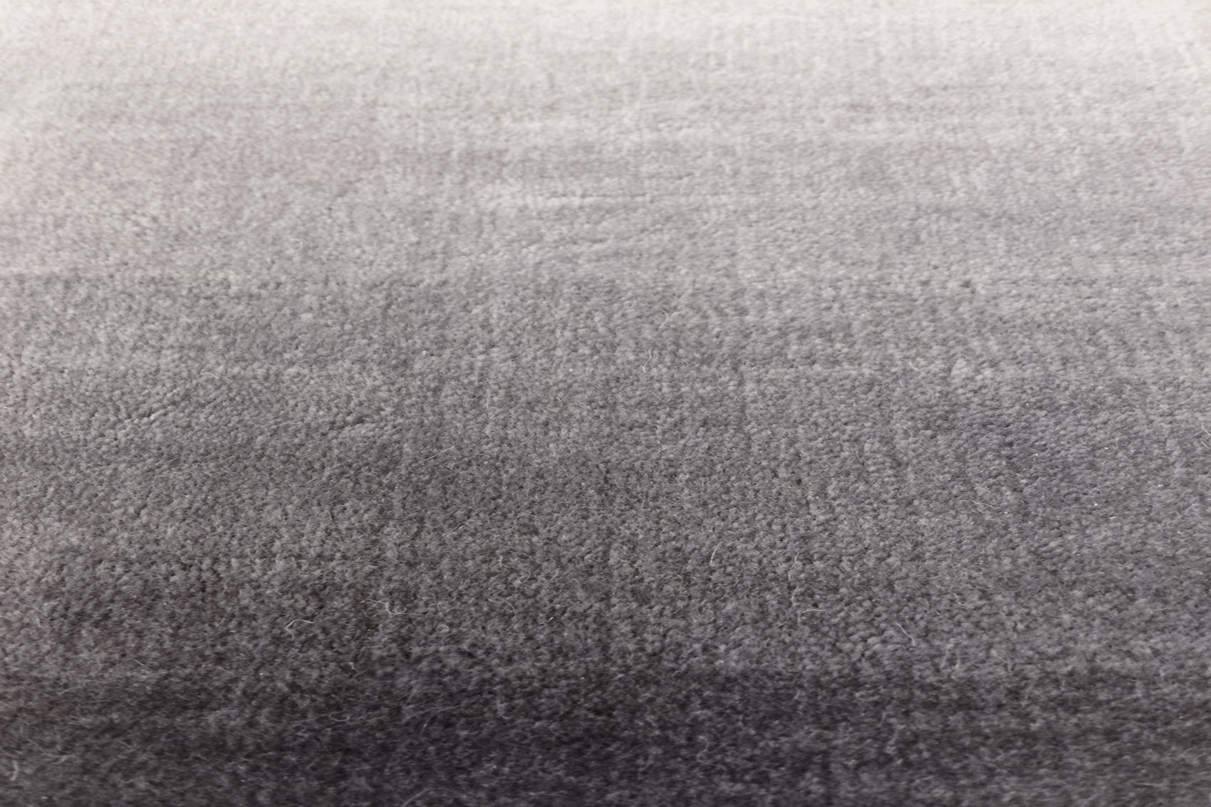 détails tapis tissé main gris noir